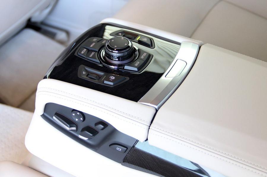  BMW 750iL 2013 года  (фото 8 из 96)